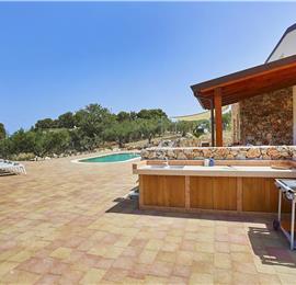 4 bedroom villa with pool, Castellammare del Golfo, sleeps 8-9